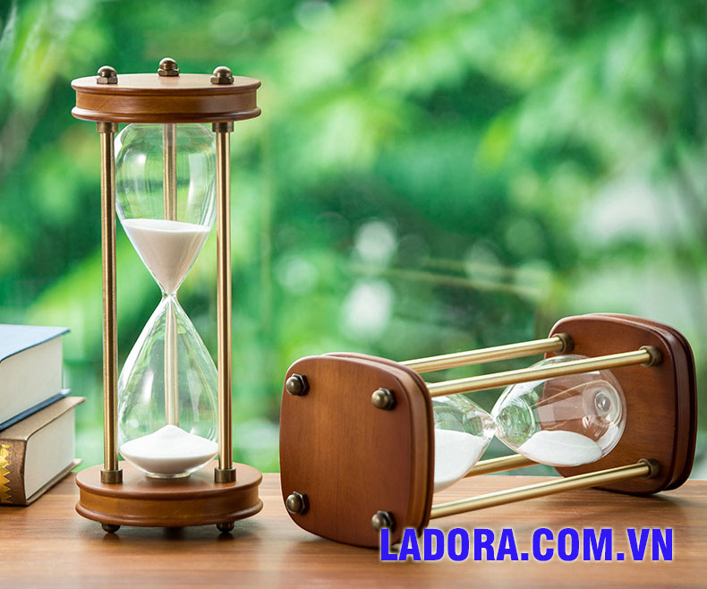 đồng hồ cát trang trí nahf đẹp tại ladora shop ở hà nội