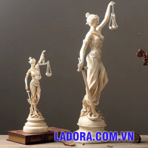 tượng nữ thần công lý tại ladora shop ở hà nội