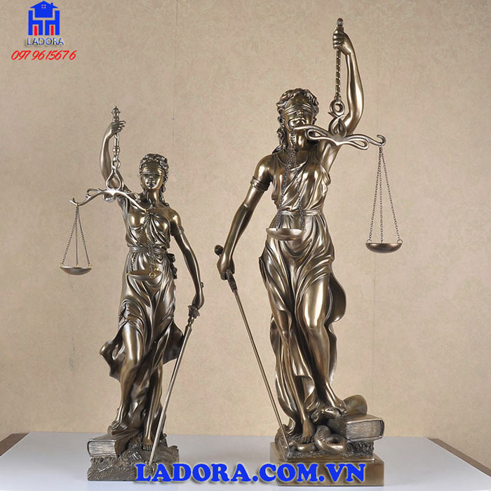 đồ decor trang trí tượng nữ thần công lý tại ladora shop