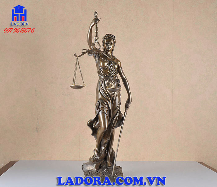 tượng nữ thần công lý tại ladora shop