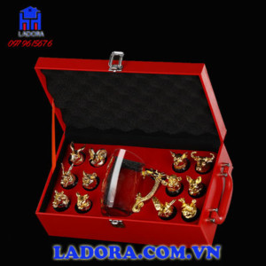 ly rượu 12 con giáp màu đỏ tại ladora