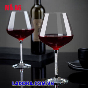 Ly rượu vang tại ladora shop ở hà nội