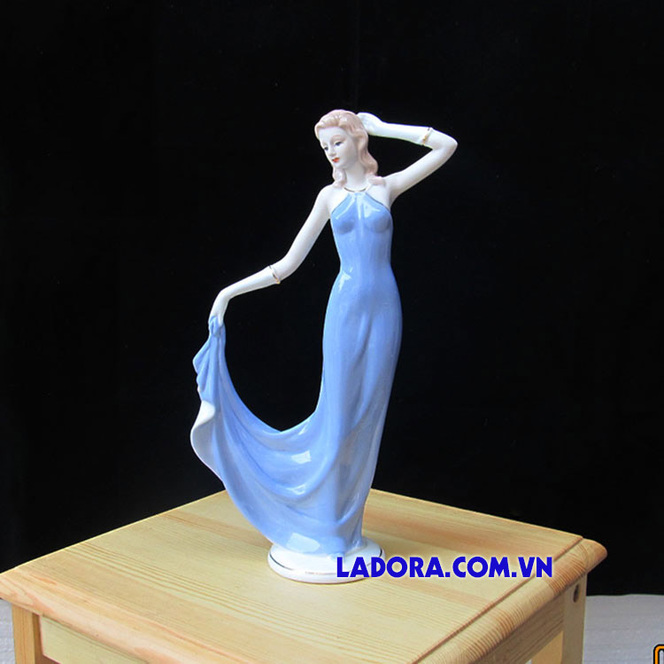 tượng thiếu nữ gốm sứ trang trí phòng khách đẹp tại ladora shop