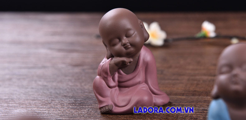 tượng decor chú tiểu ở ladora shop tại hà nội