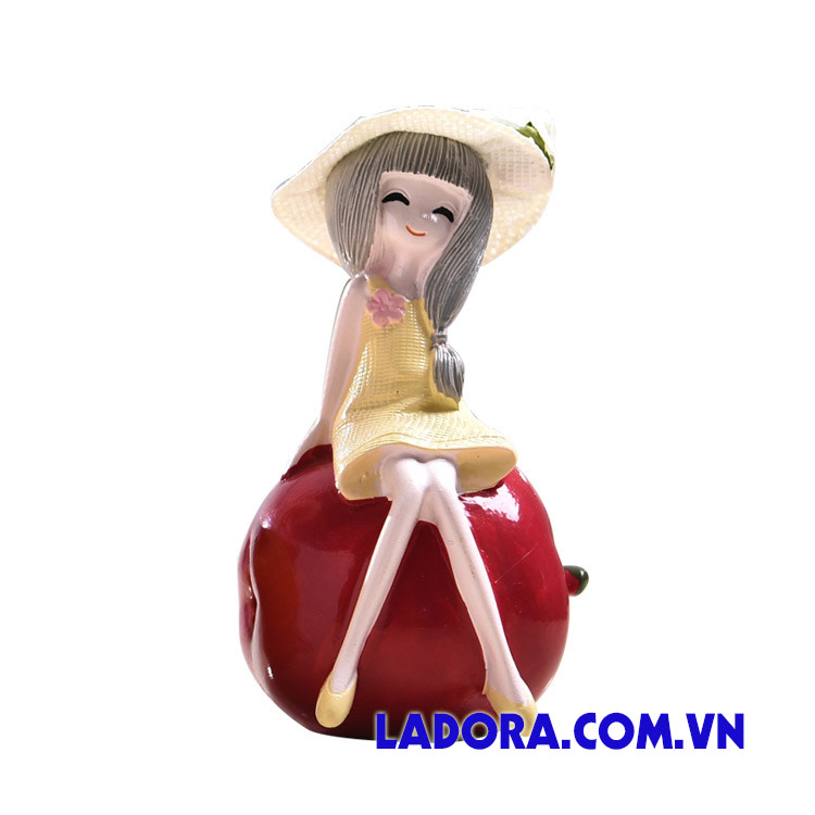 tượng cô gái áo hồng decor nhà ở ladora shop hà nội