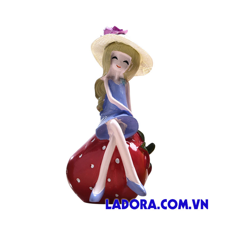 tượng cô gái trang trí decor ở shop ladora hà nội