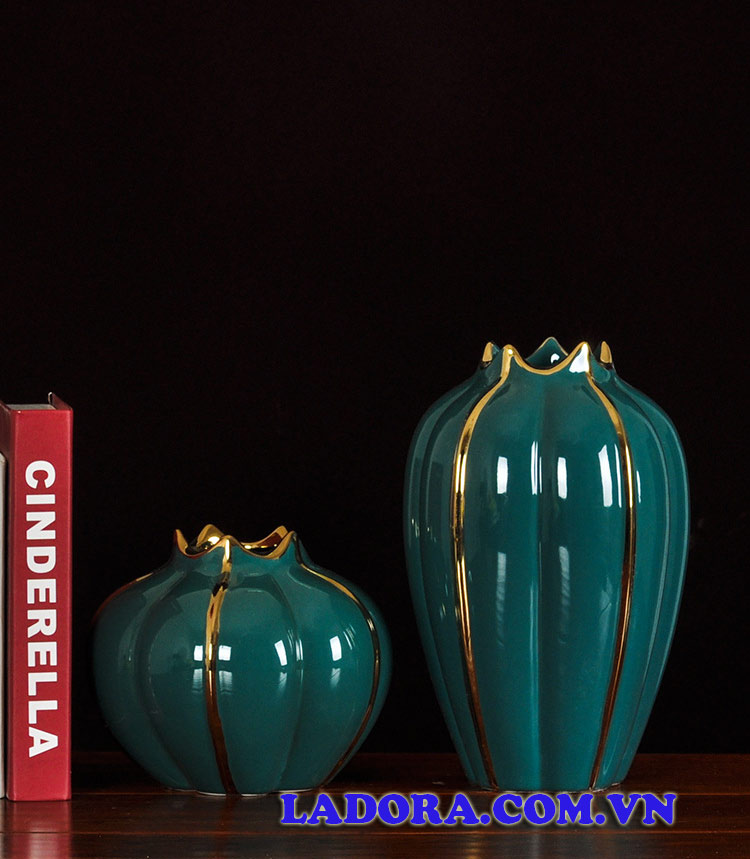 Bình gốm sứ trang trí phòng khách tại ladora.com.vn