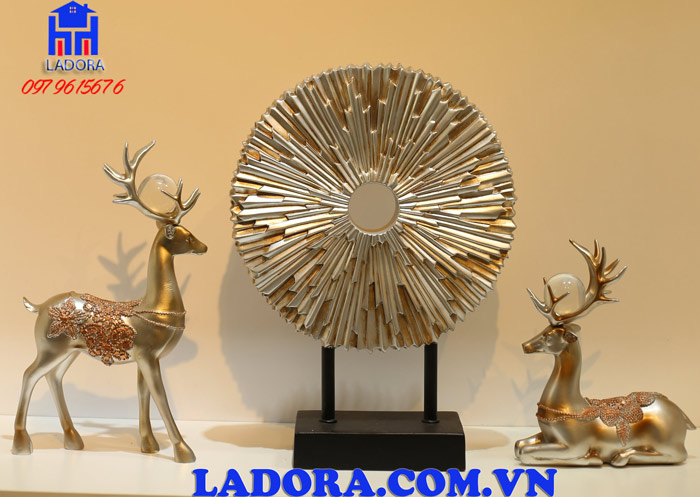 Tượng hươu trang trí phòng khách đẹp và mang lại may mắn