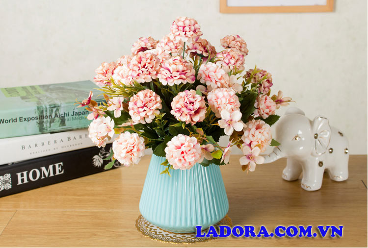 hoa cẩm tú cầu tại ladora shop đồ decor trang trí phòng khách ladora