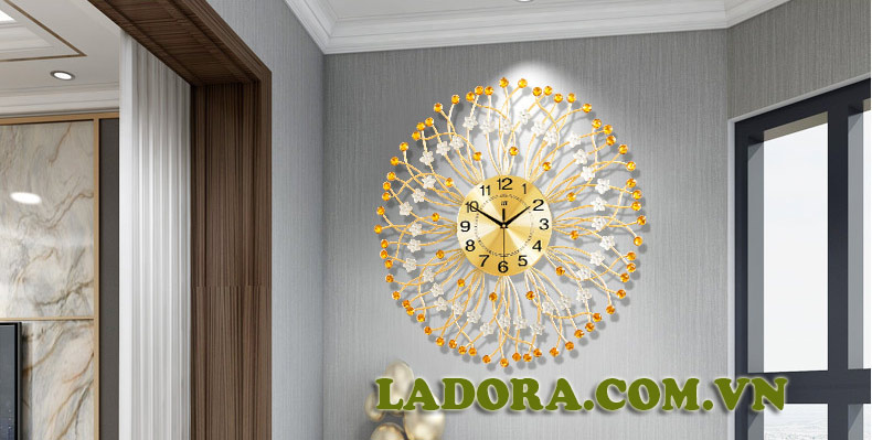 đồng hồ treo tường trang trí tại ladora shop ở hà nội