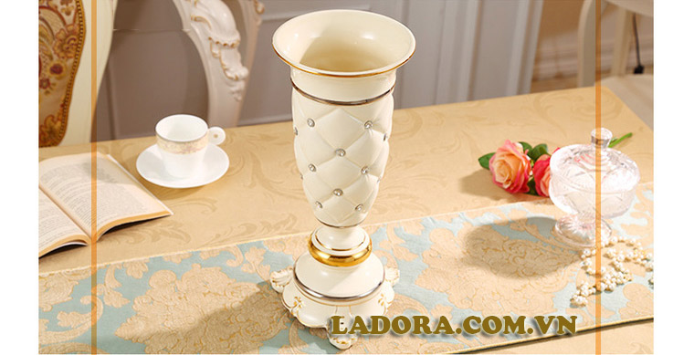 lọ hoa trang trí tại shop đồ decor nhà ladora ở hà nội