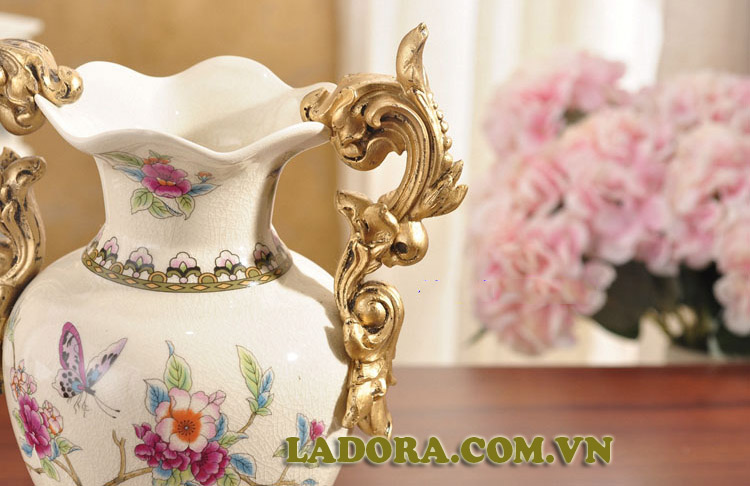 bình cắm hoa trang trí phòng khách tại ladora shop ở hà nội