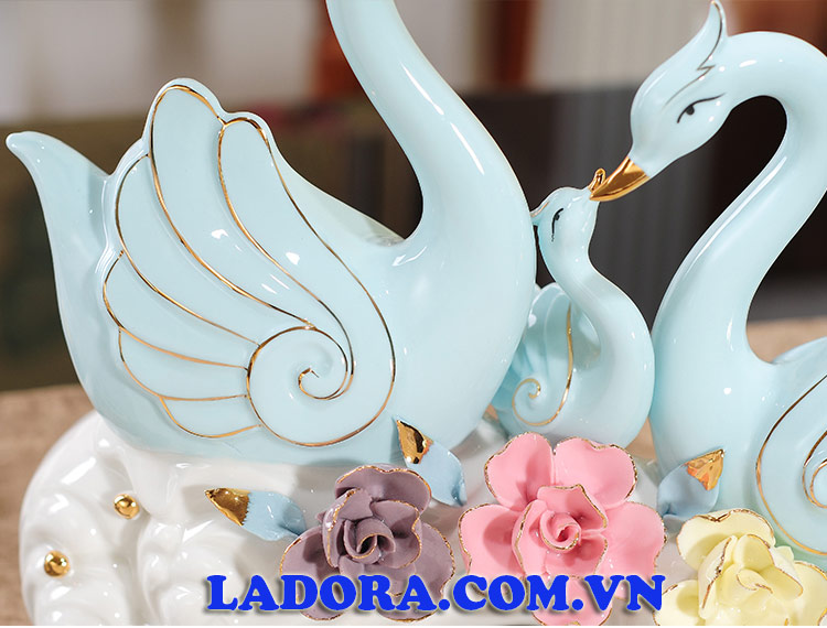 một tác phẩm chim thiên nga trang trí đẹp và ý nghĩa tại ladora shop