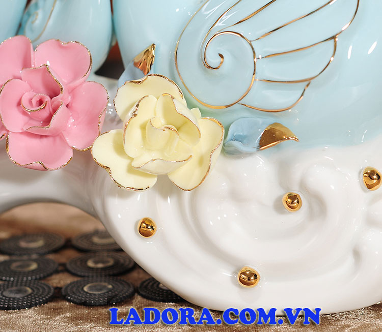 hình ảnh chi tiết đôi chim thiên nga tại ladora shop ở hà nội