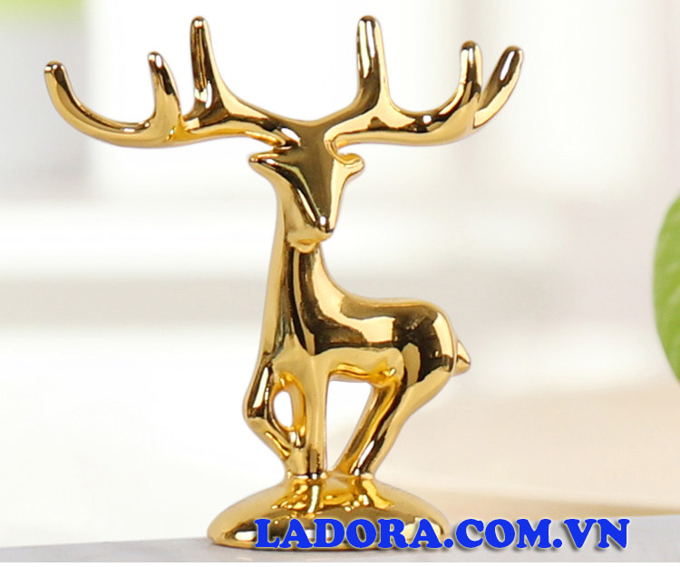 biểu tượng chú hươu trên đồng hồ để bàn tại ladora shop