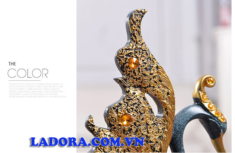 đôi chim thiên nga trang trí phòng khách tại ladora shop ở hà nội