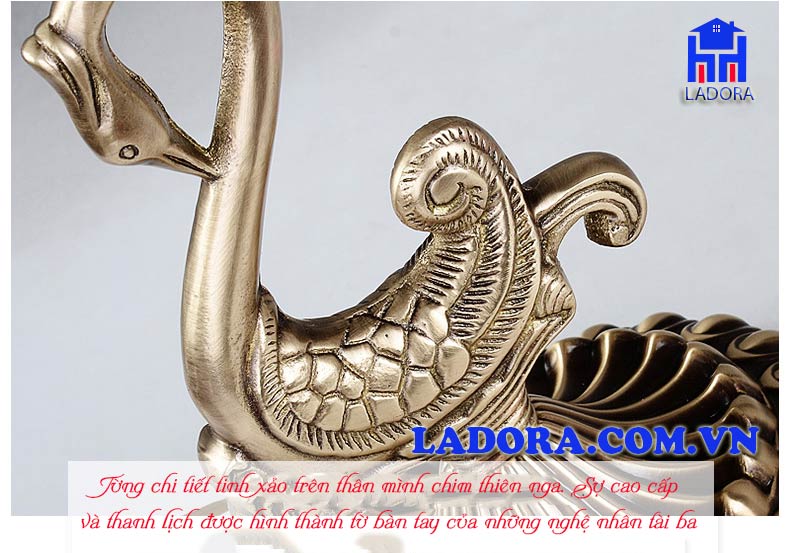 đèn ngủ được làm từ đồng nguyên chất cho ra sản phẩm sang trọng và đẳng cấp - ladora shop