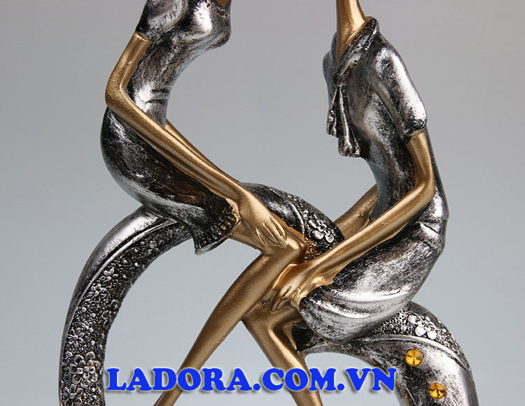 đường nét tinh tế trên cặp đôi tình yêu tại ladora shop