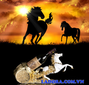 kệ tuấn mã sang trọng tại ladora shop