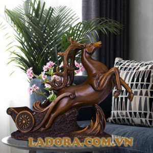 đồ trang trí phòng khách kệ rượu tuần lộc tại ladora shop