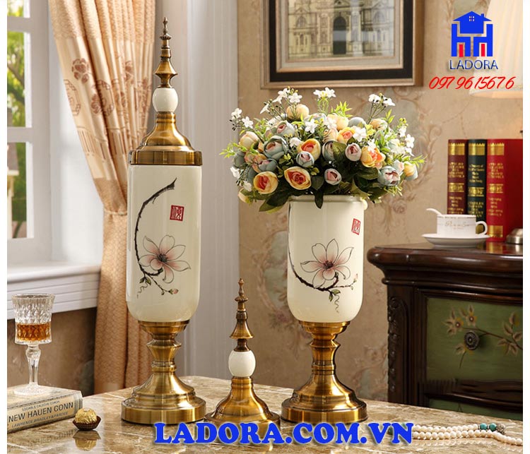 bộ lọ mang lại sự cảm nhận tinh tế trong phong cách tân cổ điển - ladora shop đồ decor trang trí