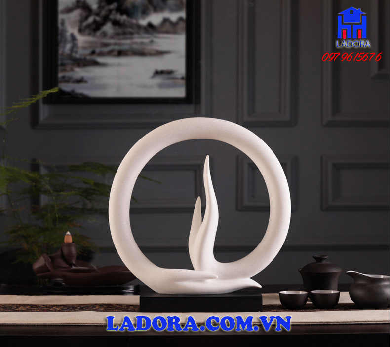 decor phòng khách đẹp và ý nghĩa bàn tay của phật tại ladora shop