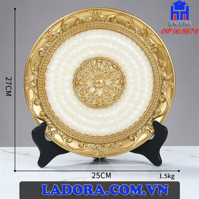 chiếc đĩa trang trí kết hợp với cặp hươu tạo thành một tác phẩm hoàn hảo - ladora shop