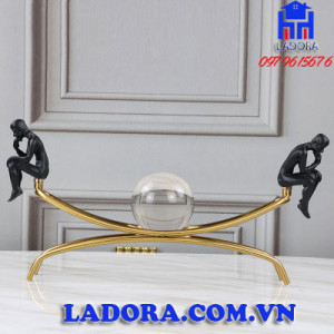 tượng người suy tư độc đáo và thú vị tại ladora shop