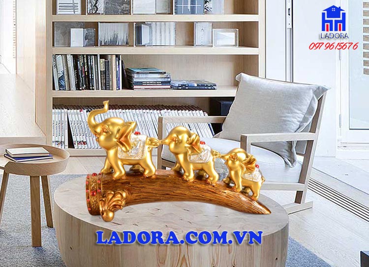 đồ trang trí nội thất phòng khách đẹp và ý nghĩa - gia đình voi hạnh phúc tại shop đồ decor trang trí ladora