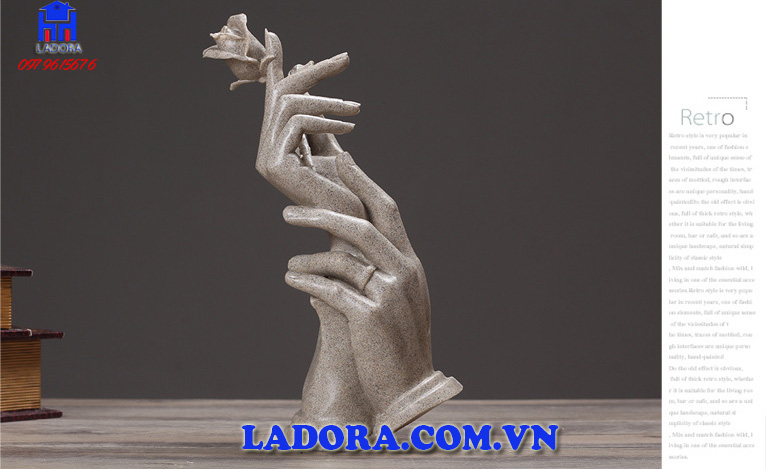 tượng nghệ thuật thể hiện bàn tay nắm lấy bàn tay đem lại yêu thương cho nhau - ladora shop