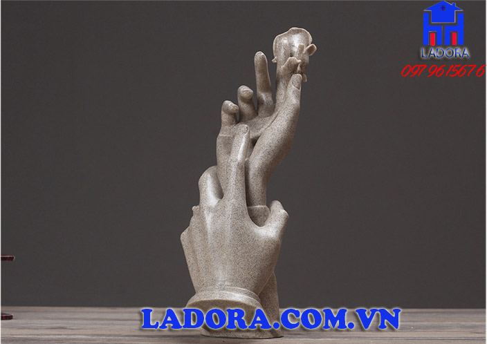 đôi bàn tay decor trang trí đẹp thể hiện tình yêu đôi lứa tại ladora shop