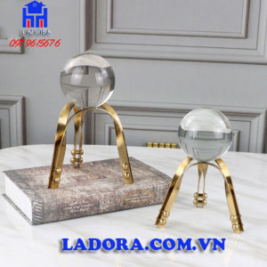 quà cầu thủy tinh đẹp tại ladora shop