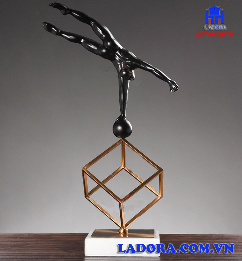 tượng trang trí bàn làm việc độc đáo tại ladora
