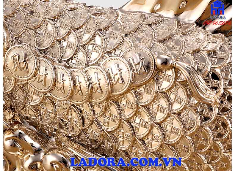 lớp vảy cá là những lớp đồng tiền chồng lên nhau