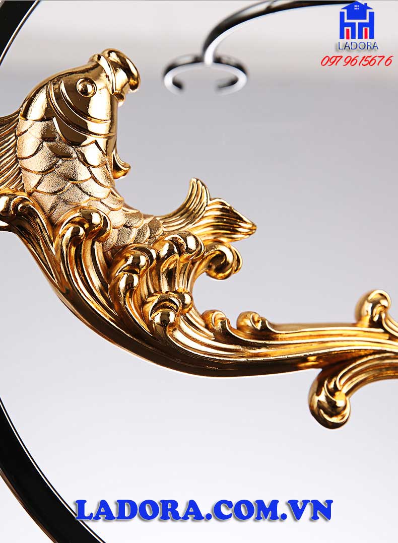 hình ảnh chi tiết trên chiếc giá treo ly tại ladora shop