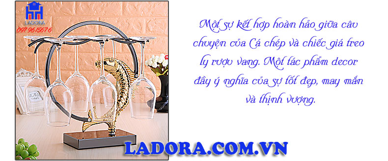 hình tượng cá chép trên giá treo ly đem lại may mắn và thịnh vượng