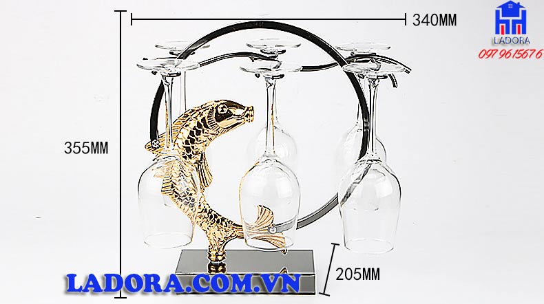 kích thước chất liệu của chiếc giá treo ly cá chép tại Ladora shop