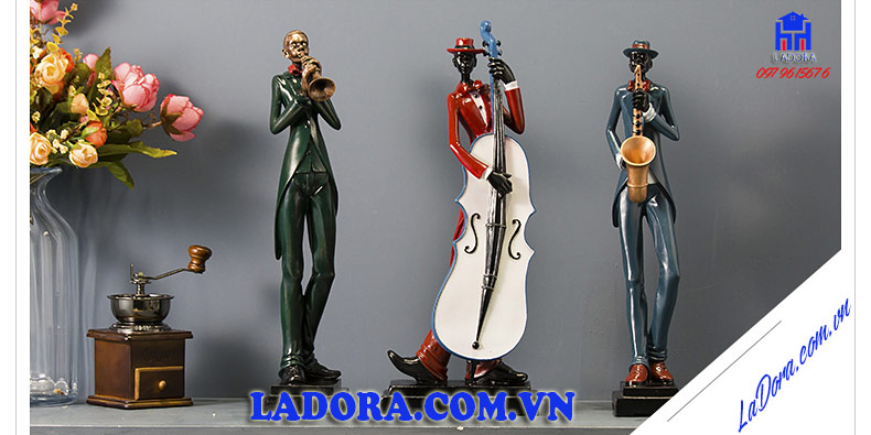 quà mừng tân gia, quà tặng sinh nhật, quà tặng sếp ý nghĩa với tượng người chơi âm nhạc