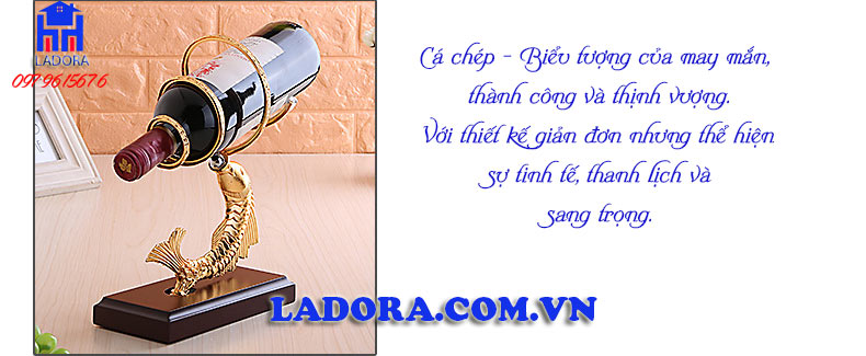 sự tỷ mỷ kỳ công khi chế tác giá rượu vang cá chép