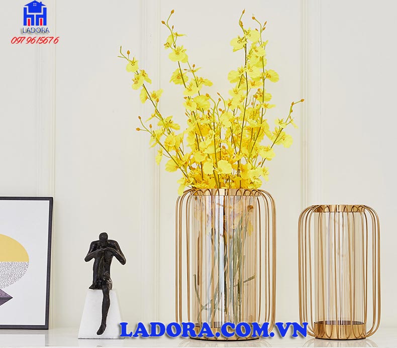 bộ lọ cắm hoa thủy tinh với phong cách rất mới lạ và độc đáo tại ladora shop