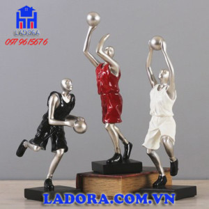 bộ tượng trang trí người chơi bóng rổ tại ladora shop
