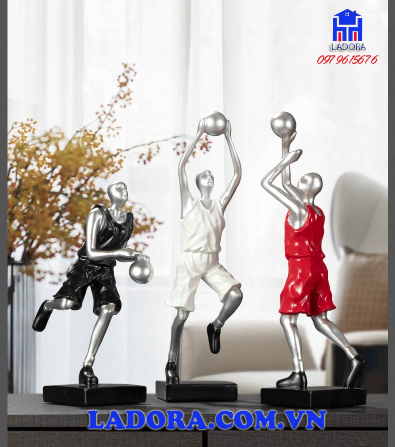 tượng decor nhà cầu thủ chơi bóng rổ tại ladora với các tư thế rất đẹp mắt