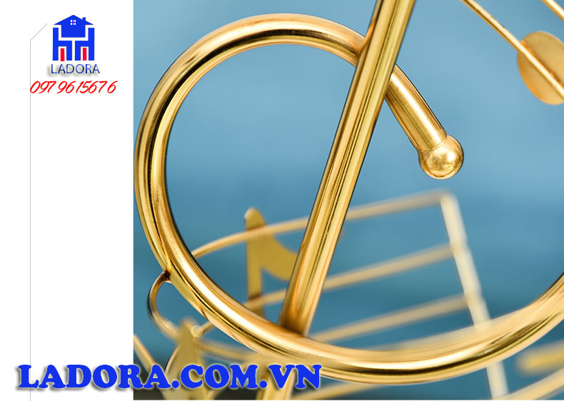 chi tiết thanh lịch và sang trọng trên tượng nốt nhạc trang trí nội thất tại ladora