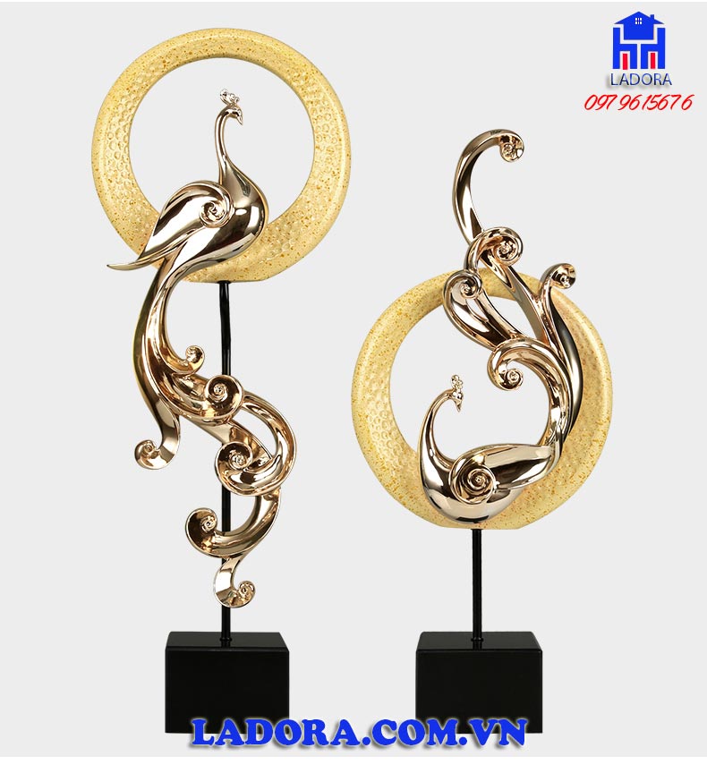 chim phượng hoàng biểu trưng cho vẻ đẹp duyên dáng, biểu trưng cho sự hồi sinh và bất tử