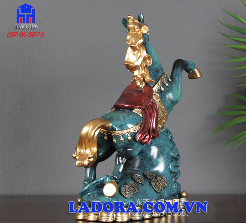 tượng ngựa giúp gia tăng tài lộc và mã đáo thành công