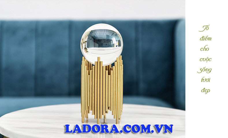 ý nghĩa chất liệu thủy tinh của quả cầu phong thủy