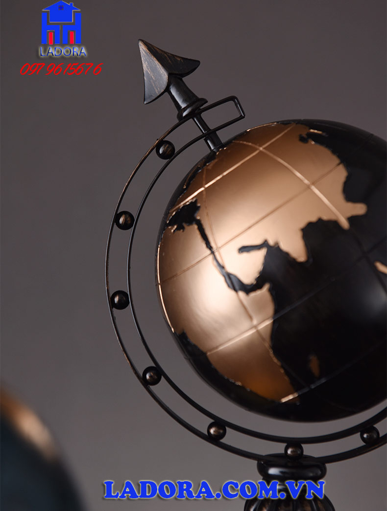 quả địa cầu sang trọng thanh lịch sẽ là điểm nhấn ấn tượng cho không gian phòng khách phòng làm việc