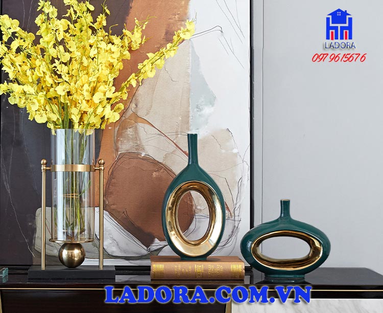 mới bạn ngắm nhìn cặp lọ hoa trang trí đẹp tại ladora