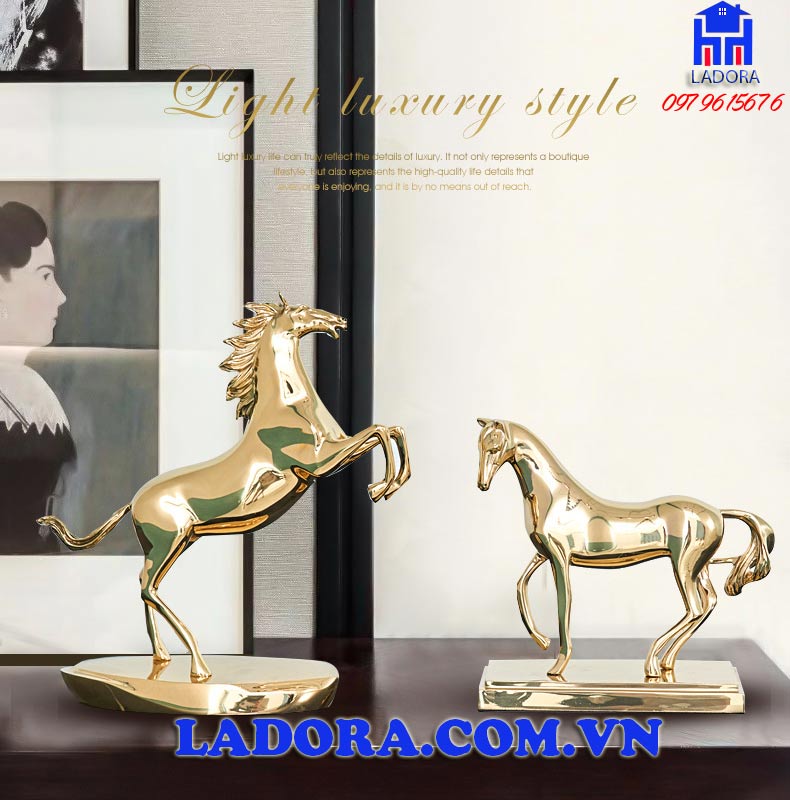 tượng con ngựa và câu chúc mã đáo thành công