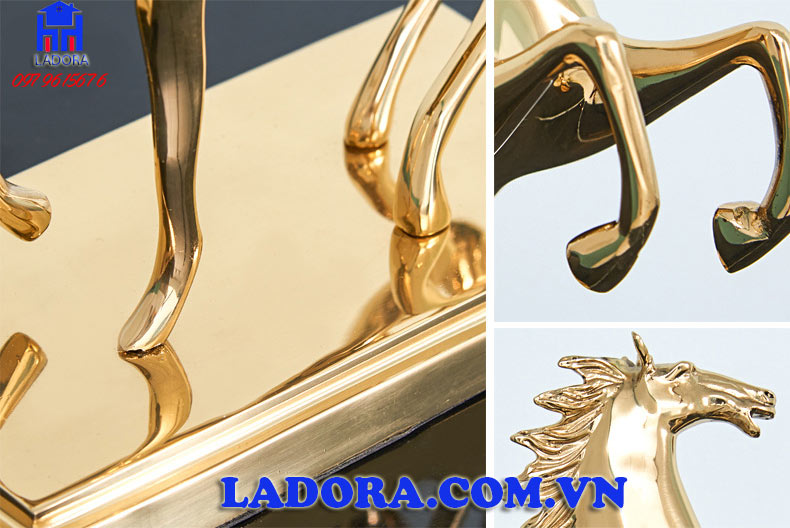 tượng con ngựa tại ladora được đúc bằng đồng cao cấp sang trọng